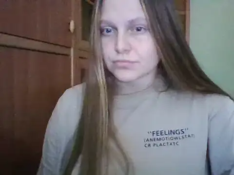 Evasapples online show from December 12, 5:37 pm