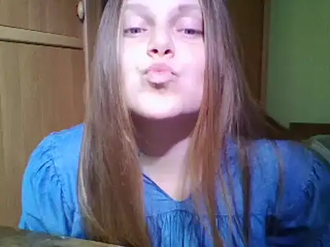 Evasapples online show from December 13, 4:05 pm