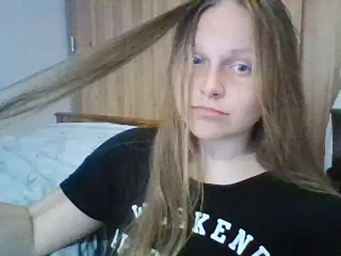 Evasapples online show from March 9, 7:59 pm