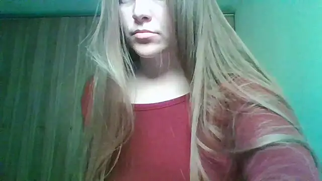 Snapshot of Evasapples chatting on May 8, 3:17 pm Evasapples online show from May 8, 3:17 pm