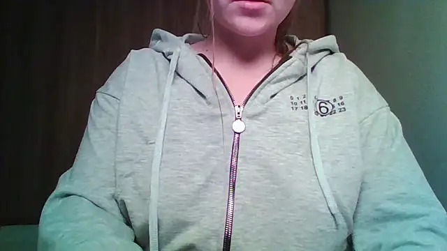 Snapshot of Evasapples chatting on May 21, 9:33 pm Evasapples online show from May 21, 9:33 pm