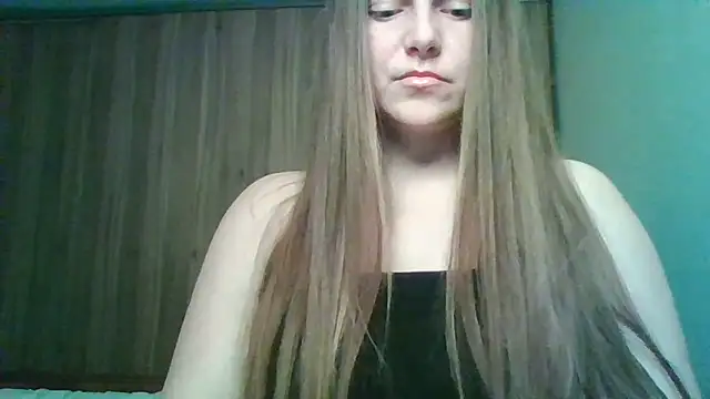 Snapshot of Evasapples chatting on May 24, 8:03 pm Evasapples online show from May 24, 8:03 pm
