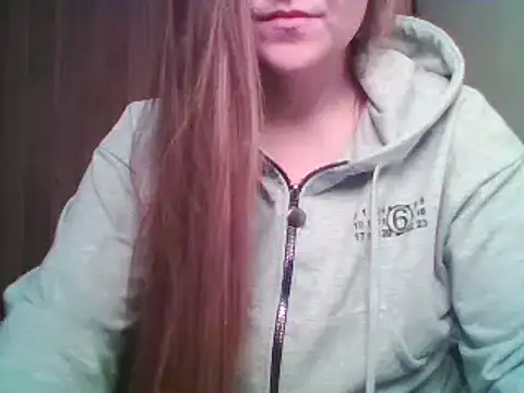 Snapshot of Evasapples chatting on June 13, 6:50 pm Evasapples online show from June 13, 6:50 pm