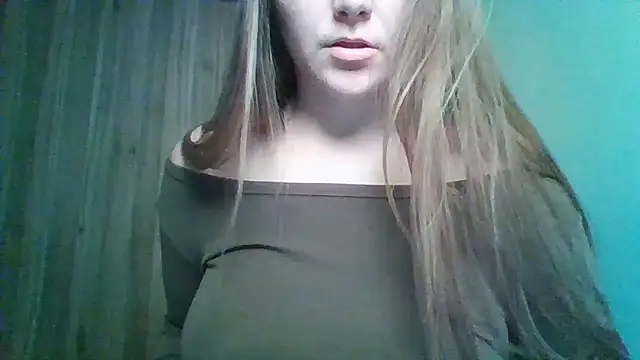 Snapshot of Evasapples chatting on June 14, 2:19 pm Evasapples online show from June 14, 2:19 pm