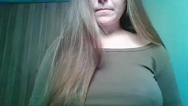 Snapshot of Evasapples chatting on June 26, 1:15 pm Evasapples online show from June 26, 1:15 pm