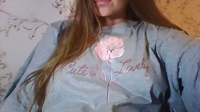 Snapshot of Evasapples chatting on June 29, 8:31 pm Evasapples online show from June 29, 8:31 pm