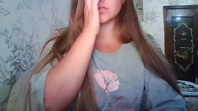 Snapshot of Evasapples chatting on July 15, 7:19 pm Evasapples online show from July 15, 7:19 pm