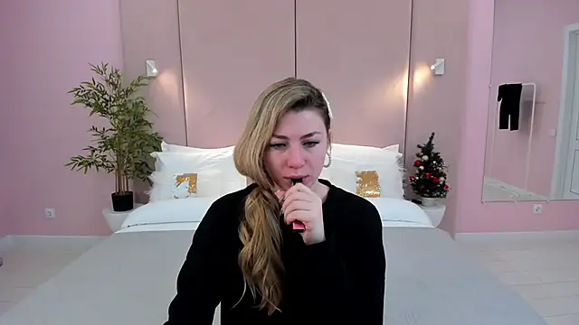 Snapshot of HelenaMorgan chatting on December 30, 12:31 pm HelenaMorgan online show from December 30, 12:31 pm