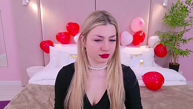 Snapshot of HelenaMorgan chatting on February 12, 6:08 am HelenaMorgan online show from February 12, 6:08 am