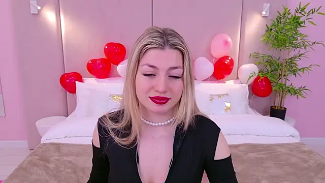 Snapshot of HelenaMorgan chatting on February 12, 9:10 am HelenaMorgan online show from February 12, 9:10 am