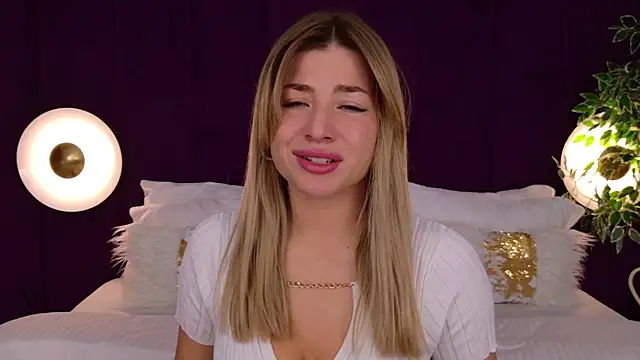 HelenaMorgan online show from November 18, 3:12 am