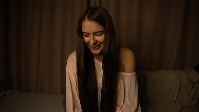 Snapshot of elisa_moon chatting on December 3, 10:57 am elisa moon online show from December 3, 10:57 am