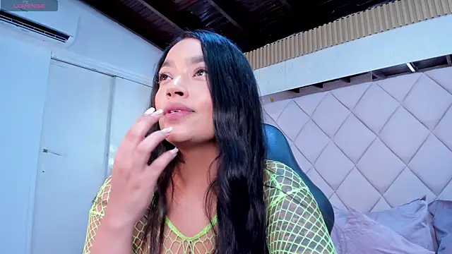 Snapshot of emma_carterr1 chatting on August 7, 8:11 pm emma carterr1 online show from August 7, 8:11 pm
