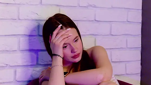 Snapshot of MilanaBalmain chatting on February 6, 1:49 am MilanaBalmain online show from February 6, 1:49 am