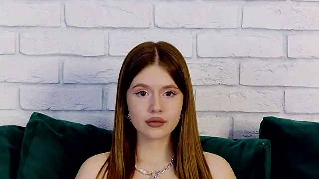 Snapshot of MilanaBalmain chatting on February 8, 3:31 pm MilanaBalmain online show from February 8, 3:31 pm