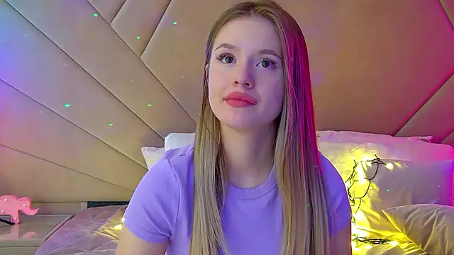 Snapshot of MilanaBalmain chatting on March 8, 2:51 pm MilanaBalmain online show from March 8, 2:51 pm