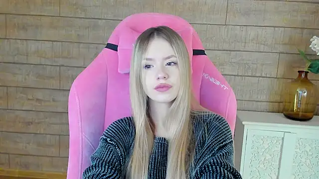 Snapshot of MilanaBalmain chatting on October 4, 4:21 am MilanaBalmain online show from October 4, 4:21 am