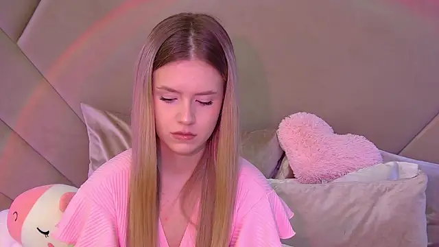 Snapshot of MilanaBalmain chatting on October 21, 4:08 pm MilanaBalmain online show from October 21, 4:08 pm