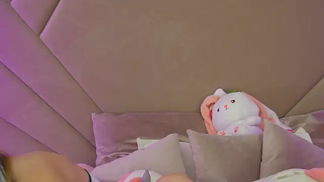 Snapshot of MilanaBalmain chatting on November 12, 4:18 pm MilanaBalmain online show from November 12, 4:18 pm