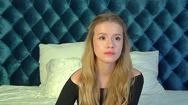 Snapshot of MilanaBalmain chatting on December 3, 4:05 pm MilanaBalmain online show from December 3, 4:05 pm