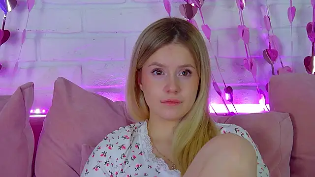 MilanaBalmain online show from February 16, 5:14 am