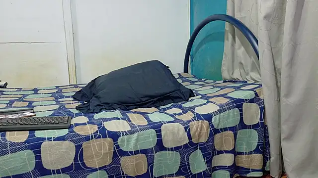 zackmontieel online show from December 19, 9:38 am