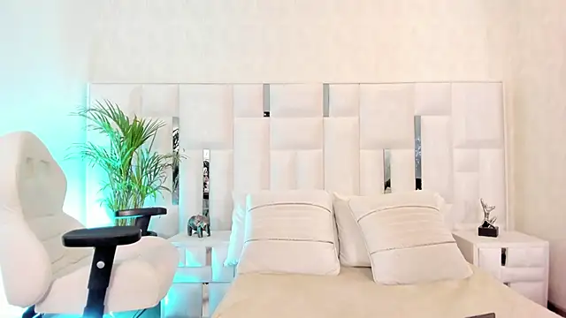 Snapshot of im_nika_ chatting on September 14, 3:33 pm im nika online show from September 14, 3:33 pm