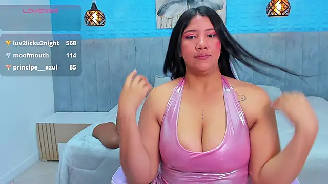 Snapshot of estrella_bigboobs14 chatting on May 17, 9:06 am estrella bigboobs14 online show from May 17, 9:06 am