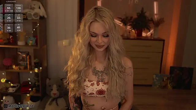 Snapshot of ManiFreyja chatting on February 20, 6:19 pm ManiFreyja online show from February 20, 6:19 pm