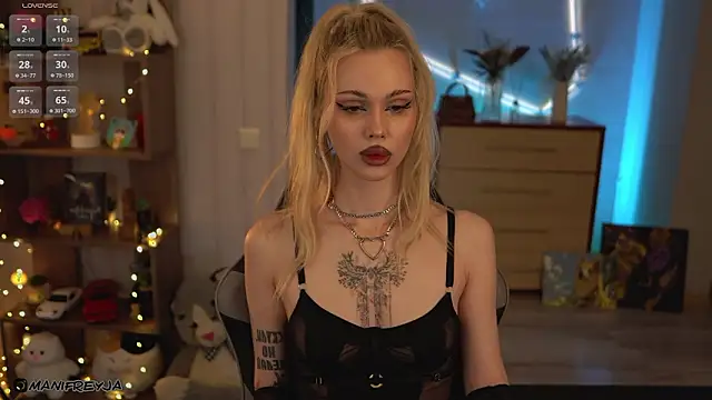 Snapshot of ManiFreyja chatting on March 23, 6:56 pm ManiFreyja online show from March 23, 6:56 pm