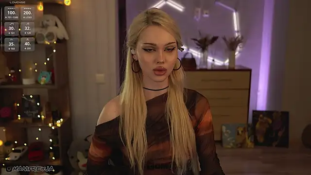 Snapshot of ManiFreyja chatting on March 24, 6:46 pm ManiFreyja online show from March 24, 6:46 pm