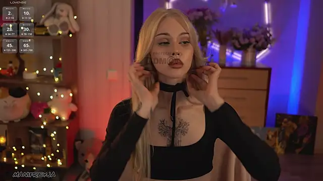 Snapshot of ManiFreyja chatting on April 24, 8:00 pm ManiFreyja online show from April 24, 8:00 pm