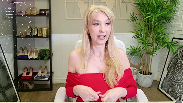 LadyLeea online show from May 12, 5:04 am