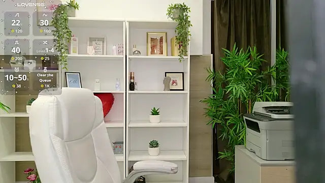 LadyLeea online show from May 14, 5:03 am