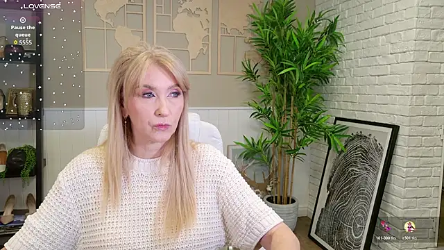 LadyLeea online show from May 20, 5:13 am