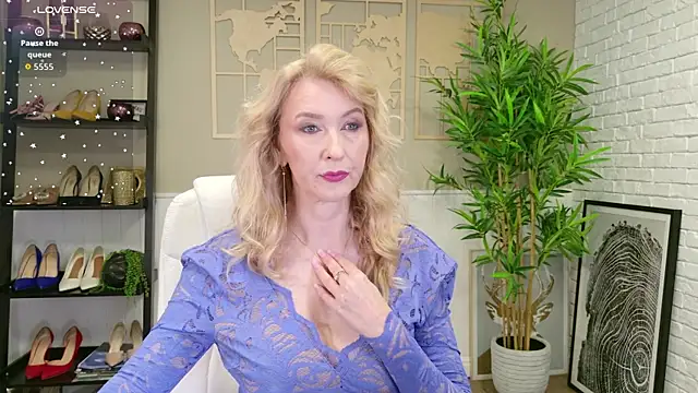 LadyLeea online show from May 25, 5:02 am