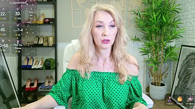 LadyLeea online show from June 4, 5:13 am