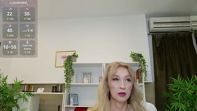 LadyLeea online show from June 18, 3:40 am