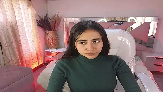 Snapshot of Mia_Fischer chatting on December 15, 7:29 pm Mia Fischer online show from December 15, 7:29 pm