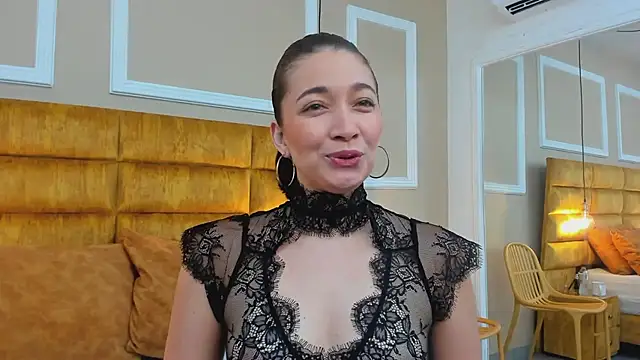 Snapshot of adarussell chatting on March 18, 1:20 pm adarussell online show from March 18, 1:20 pm