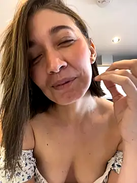 Snapshot of adarussell chatting on September 26, 11:25 am adarussell online show from September 26, 11:25 am