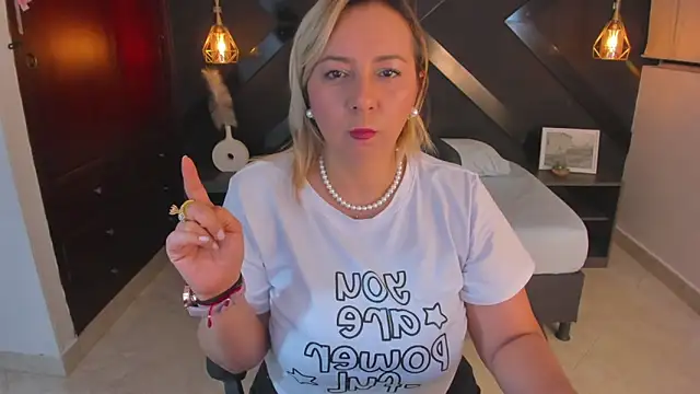 Snapshot of andre_soto_ chatting on September 11, 2:00 am andre soto online show from September 11, 2:00 am