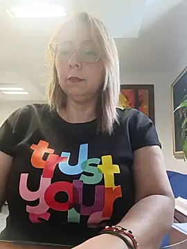 Snapshot of andre_soto_ chatting on July 11, 3:26 pm andre soto online show from July 11, 3:26 pm
