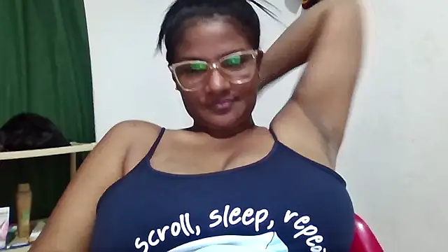Snapshot of alejandraboobs07 chatting on April 16, 5:30 am alejandraboobs07 online show from April 16, 5:30 am