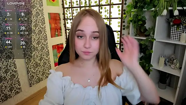 LianaBright online show from March 9, 5:22 am