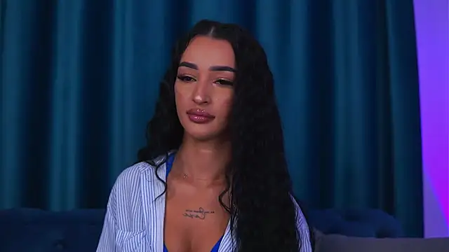 DeniseDevilles online show from April 23, 8:00 pm