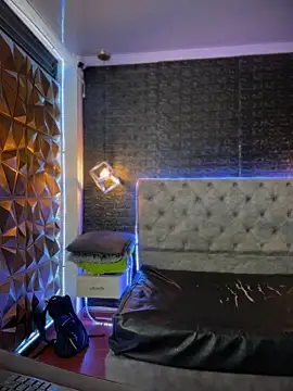 Paloma  LS online show from December 4, 7:33 pm