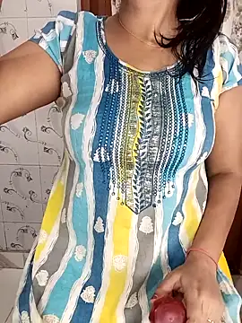Snapshot of EeshaBhabi chatting on May 9, 11:37 am EeshaBhabi online show from May 9, 11:37 am