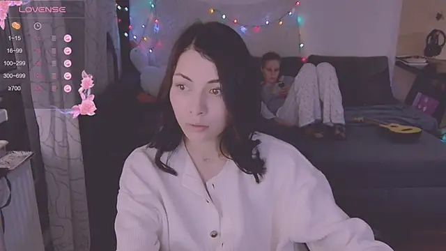 Snapshot of valorant_girl chatting on March 1, 6:43 pm valorant girl online show from March 1, 6:43 pm
