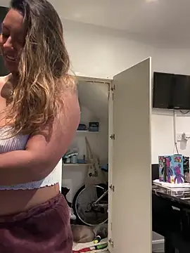 TEMPTING-TAMMY online show from March 9, 6:17 am